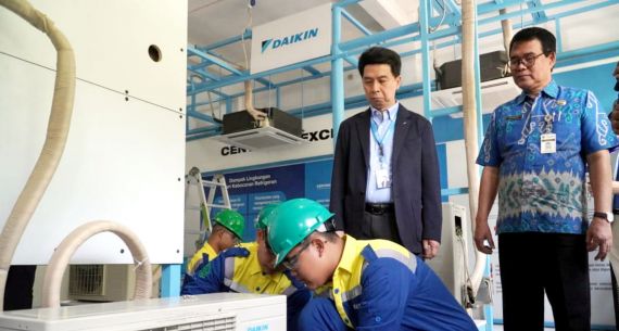 Daikin Buka Pusat Keunggulan di SMKN 2 Kendal - JPNN.com