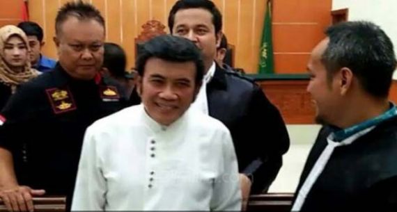 H Rhoma Irama Hadiri Sidang Sang Anak - JPNN.com