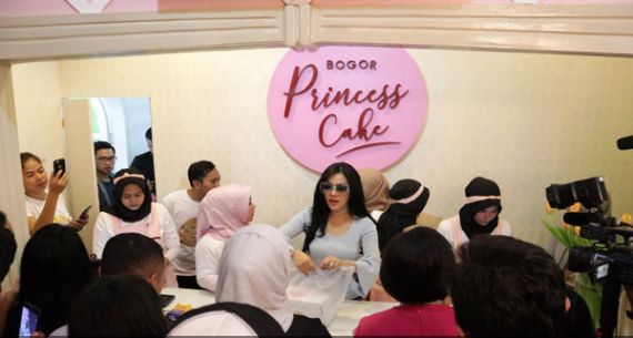 Princess Cake Syahrini - JPNN.com