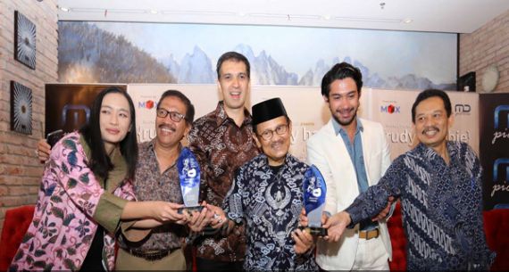 Tya Subiakto, Habibie dan Reza Rahadian - JPNN.com