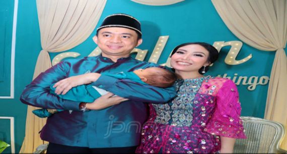 Ayu Dewi Gelar Mohunthingo Anaknya - JPNN.com