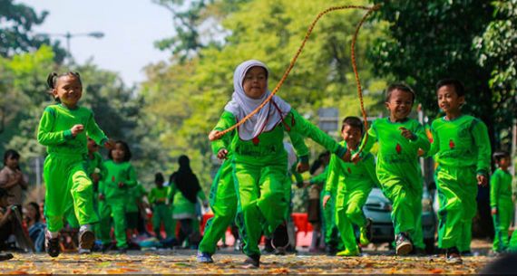 Kota Bandung Mulai Terapkan Out Day School - JPNN.com