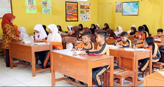 Kelas Ambruk, SDN Ciluar 02 Harapkan Bantuan - JPNN.com