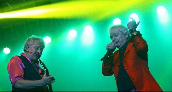 Air Supply Russel Hitchcok dan Graham Russelyang - JPNN.com