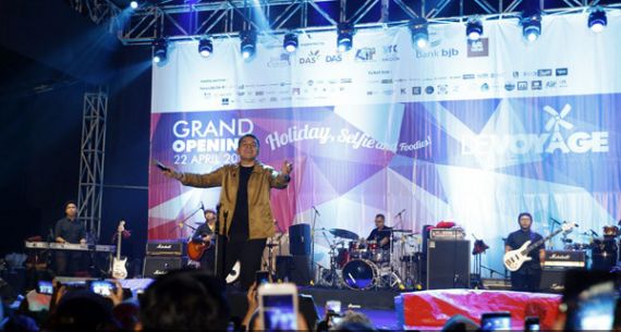 Tulus Membuka Grand Opening Devoyage Bogor - JPNN.com