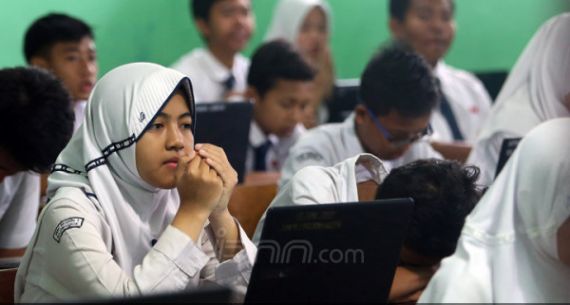 Hari Pertama, SMPN 1 Bojonggede Jalani UNBK - JPNN.com