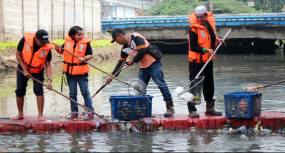 Bersihkan Sungai Jakarta - JPNN.com