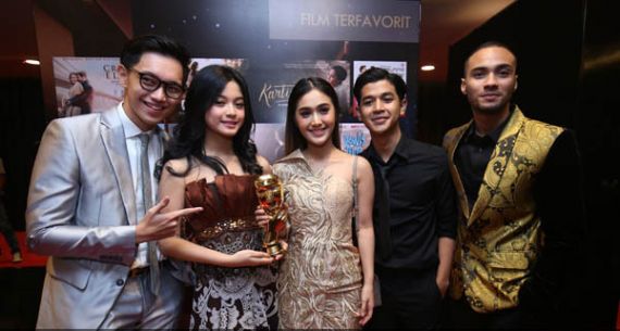 Film Dilan Raih Penghargaan di IMAA 2018 - JPNN.com