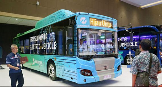 Bus listrik Transjakarta Melantai di JIExpo - JPNN.com