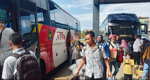 Tiket Pesawat Mahal, Warga Beralih ke Bus - JPNN.com