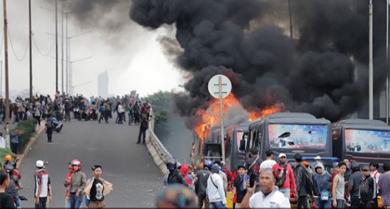 Inilah Potret Kerusuhan di Aksi 22 Mei - JPNN.com