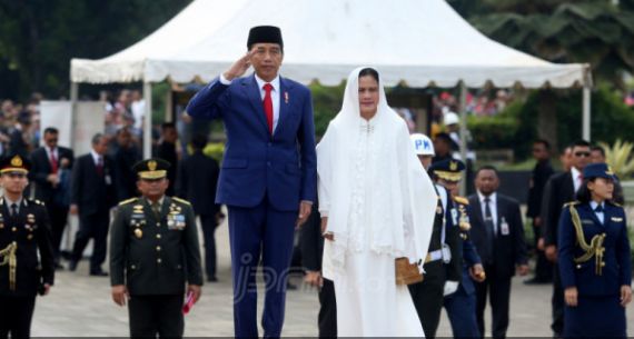 Presiden Joko Widodo Pimpin Prosesi Pemakaman Ani Yudhoyono - JPNN.com