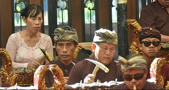 Kaum Tuna Netra Unjuk Gigi Mainkan Gamelan - JPNN.com