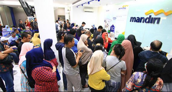 Nasabah Bank Mandiri Rasakan Kepanikan - JPNN.com