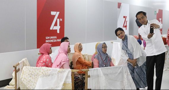 Jokowi dan Iriana Sambangi Batik Kemerdekaan - JPNN.com