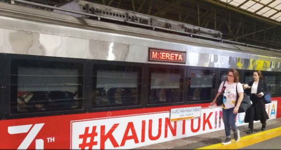 Nuansa Merah Putih KA Argo Parahyangan dan Tiket Gratis KA Lokal Meriahkan HUT RI ke-74 - JPNN.com