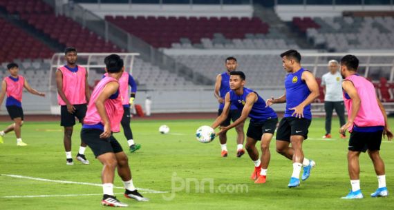 Latihan Timnas Malaysia - JPNN.com