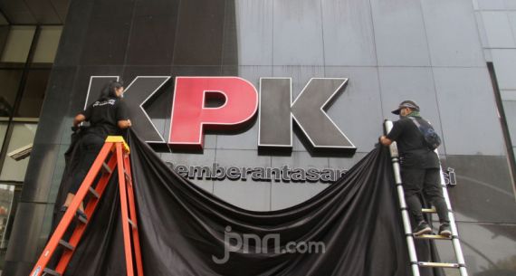 Aksi Penolakan Revisi UU KPK - JPNN.com