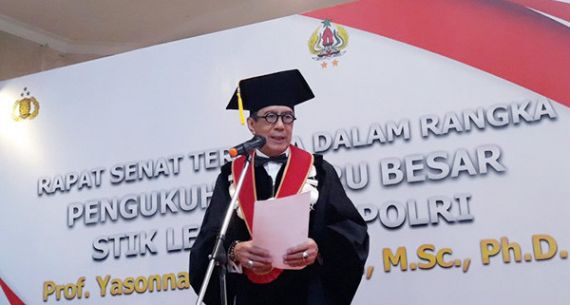 Yasonna Dikukuhkan sebagai Guru Besar Kriminologi STIK - JPNN.com