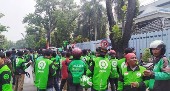 Ratusan Ojol di Medan Gelar Aksi Solidaritas - JPNN.com