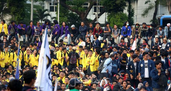 Mahasiswa Tolak UU KPK dan RKUHP - JPNN.com