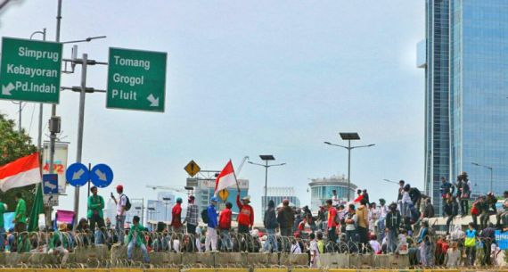 Pelajar Kembali Bergerak Serbu Gedung DPR - JPNN.com