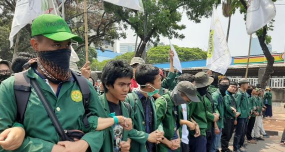 Aksi Solidaritas, Ratusan Mahasiswa Berkumpul - JPNN.com