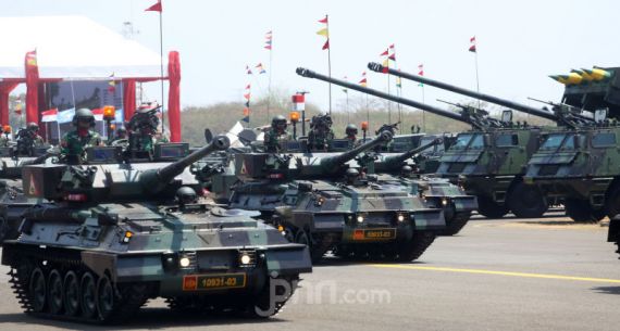 Parade Alutsista TNI - JPNN.com