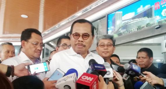 Jaksa Agung HM Prasetyo Jenguk Wiranto - JPNN.com