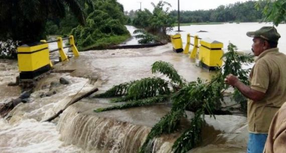 Bencana Banjir Terjang Kabupaten Agam - JPNN.com