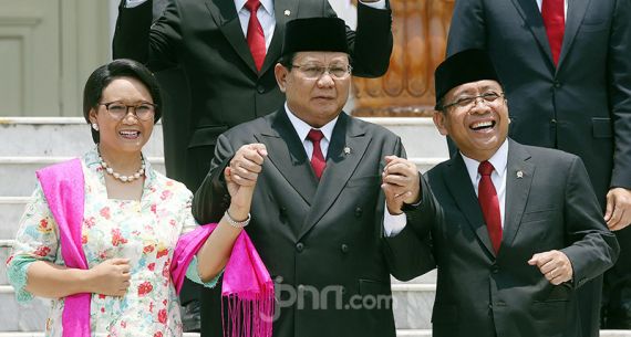 Menlu Retno, Menhan Prabowo dan Mensekneg Pratikno - JPNN.com