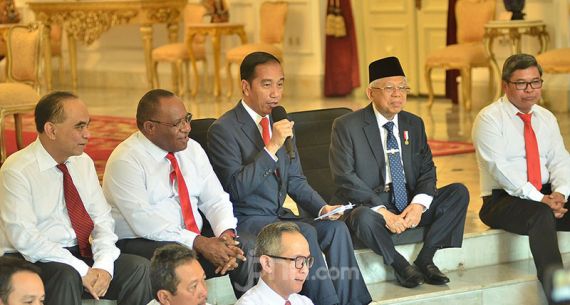 Presiden Jokowi Perkenalkan 12 Wakil Menteri - JPNN.com