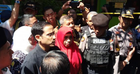 Nadiem Temui Keluarga Korban Ambruknya SDN Gentong - JPNN.com