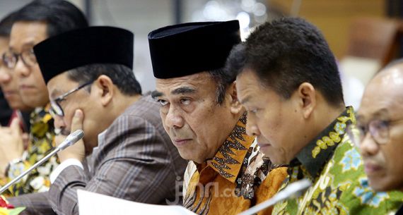 Menag Fachrul Razi Raker Bersama Komisi VIII DPR - JPNN.com