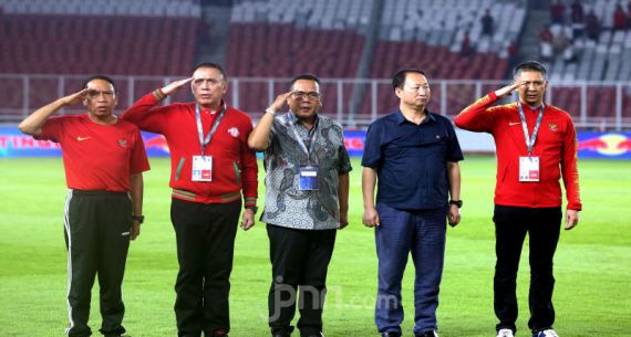 Menpora Bersama Ketum PSSI Saksikan Laga Timnas Indonesia U-19 Melawan Timnas DPR Korea U-19 - JPNN.com