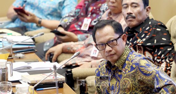 Mendagri Tito Raker Bersama Komisi II DPR - JPNN.com