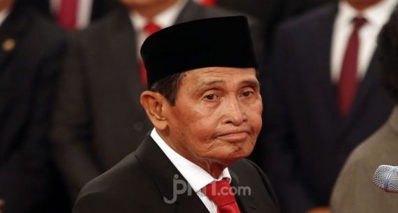 Ketua Dewan Pengawas KPK Tumpak Hatarongan Panggabean - JPNN.com