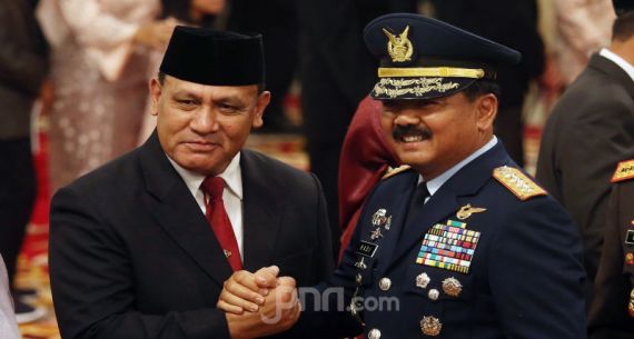 Panglima TNI Marsekal Hadi Tjahjanto dan Kapolri Jenderal Idham Azis - JPNN.com