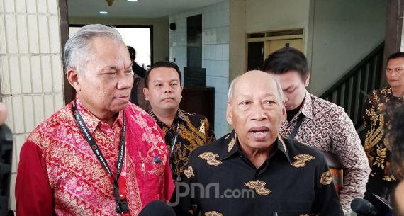 Tersudutkan, Tim Hukum PDIP Temui Dewan Pers - JPNN.com