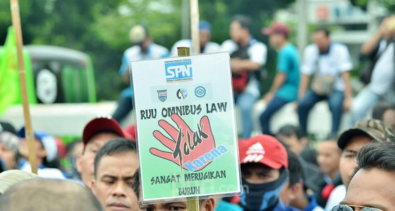 Buruh Suarakan Penolakan Omnibus Law - JPNN.com