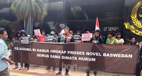 Kejagung Dituntut Tuntaskan Kasus Novel Baswedan - JPNN.com