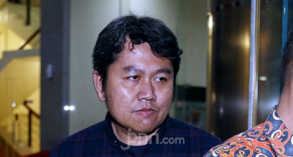 KPK Periksa Anak Bupati nonaktif Sidoarjo - JPNN.com