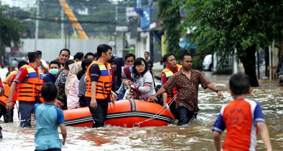 Warga Kawasan Benhil Mulai Dievakuasi - JPNN.com