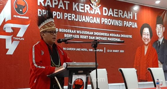 Hasto Kristiyanto Buka Rakerda I DPD Papua - JPNN.com