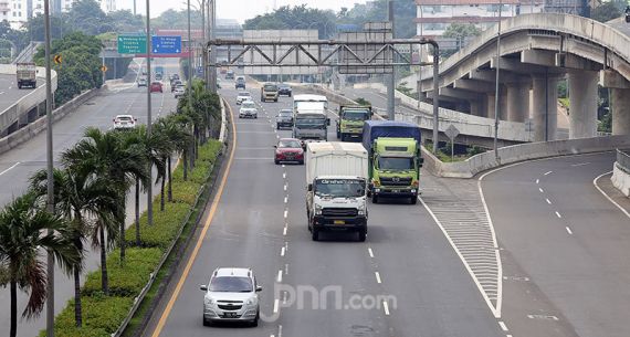 Tol Lingkar Luar Jakarta Telihat Lengang - JPNN.com