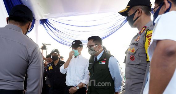 Ridwan Kamil Tinjau Lokasi PSBB di kota Bogor - JPNN.com