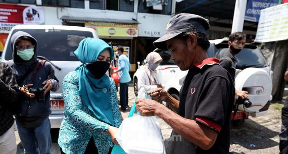 PSBB, Pemkab Bogor Canangkan Gerakan Nasi Bungkus - JPNN.com