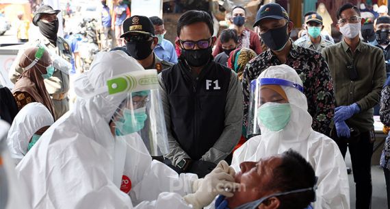 Pemkot Bogor Gelar Tes Swab di Pasar Kebon Kembang - JPNN.com