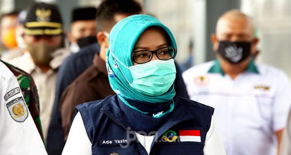 Bupati Kabupaten Bogor Ade Yasin Tinjau Swab Tes - JPNN.com