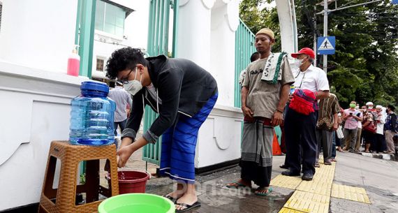 Masjid Cut Meutia Gelar Salat Jumat Berjamaah Perdana - JPNN.com